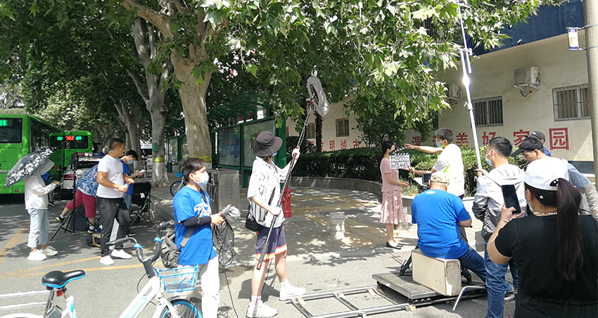 微电影《祸不单行》顺利杀青(图3) 微电影《祸不单行》顺利杀青(图3)