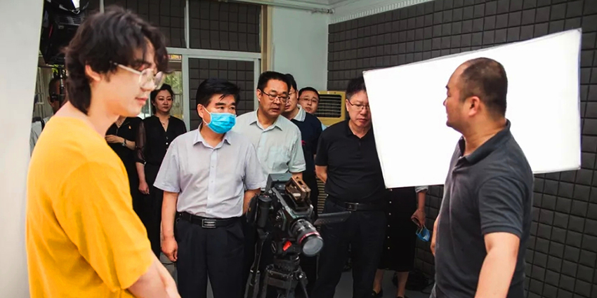 市政协副主席田冠亭一行 来我公司调研文化创意产业发展情况(图5)