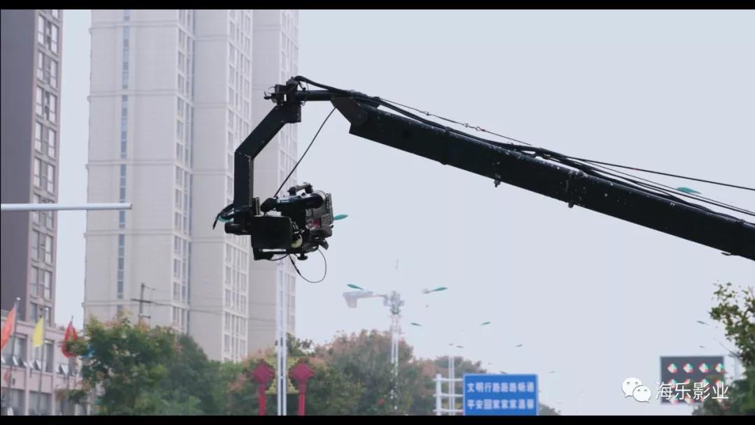 30余机位、近40人现场拍摄,海乐影业助力2019漯河环沙澧河国际半程马拉松赛(图10) 30余机位、近40人现场拍摄,海乐影业助力2019漯河环沙澧河国际半程马拉松赛(图10)
