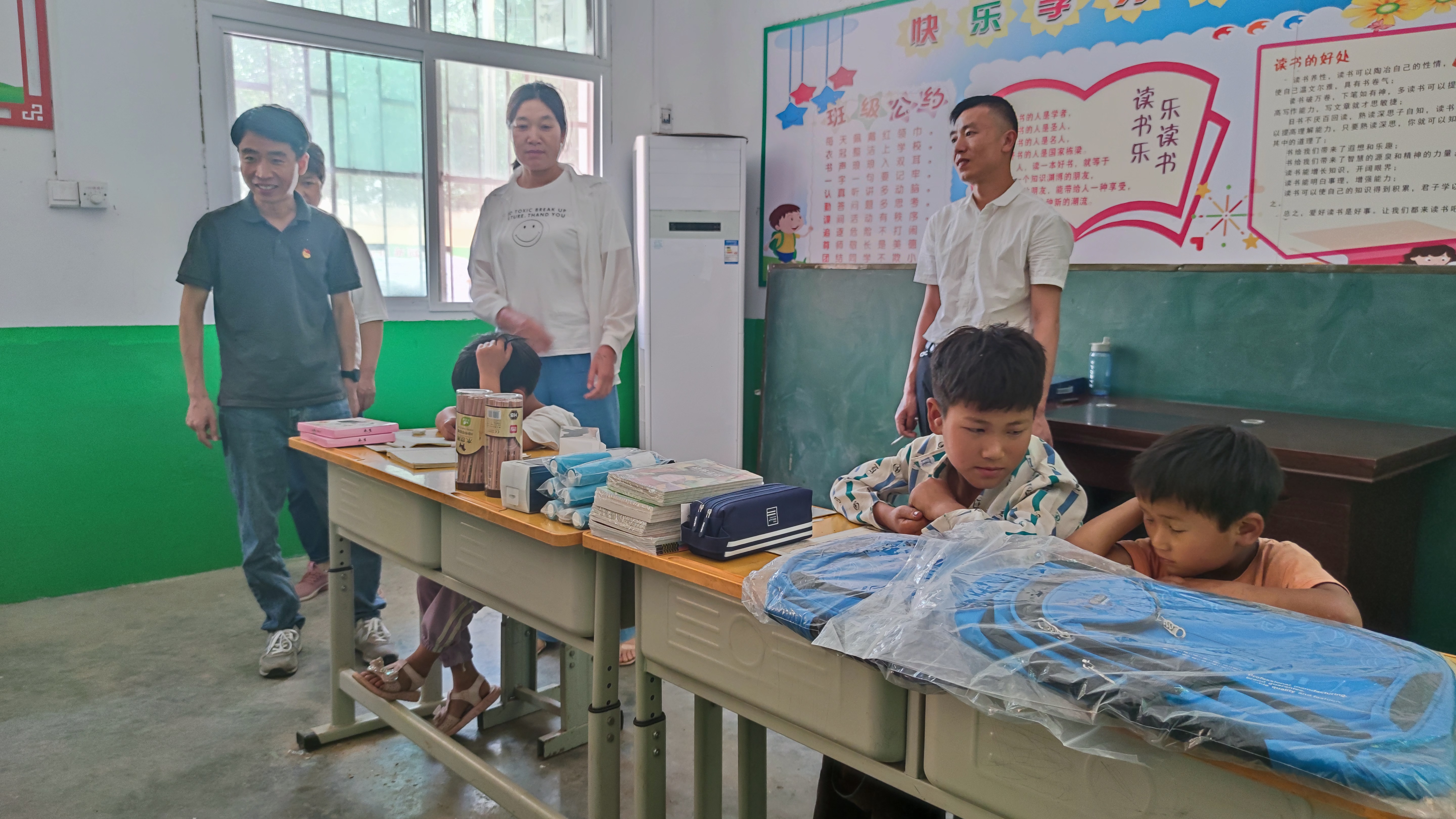 省派“第一团支书”孙鹏前往派驻村小学开展“学党史、感党恩”主题教育活动(图5)